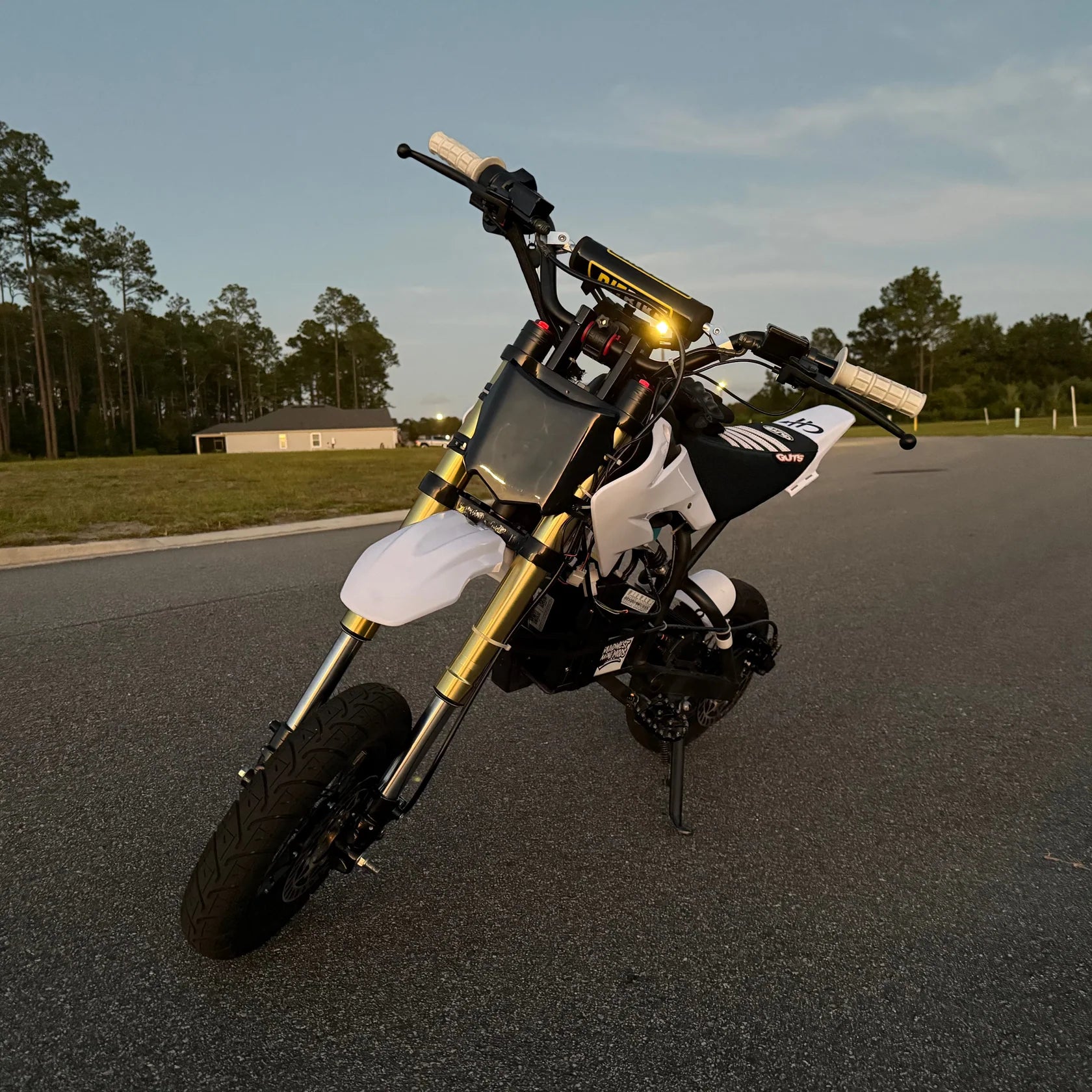 Motocutz Plate (Glossy)